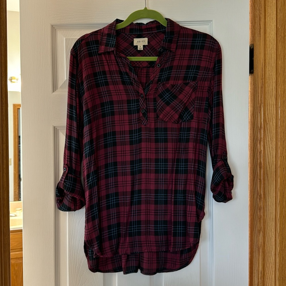 ID:23 Pollack one pocket Henley top